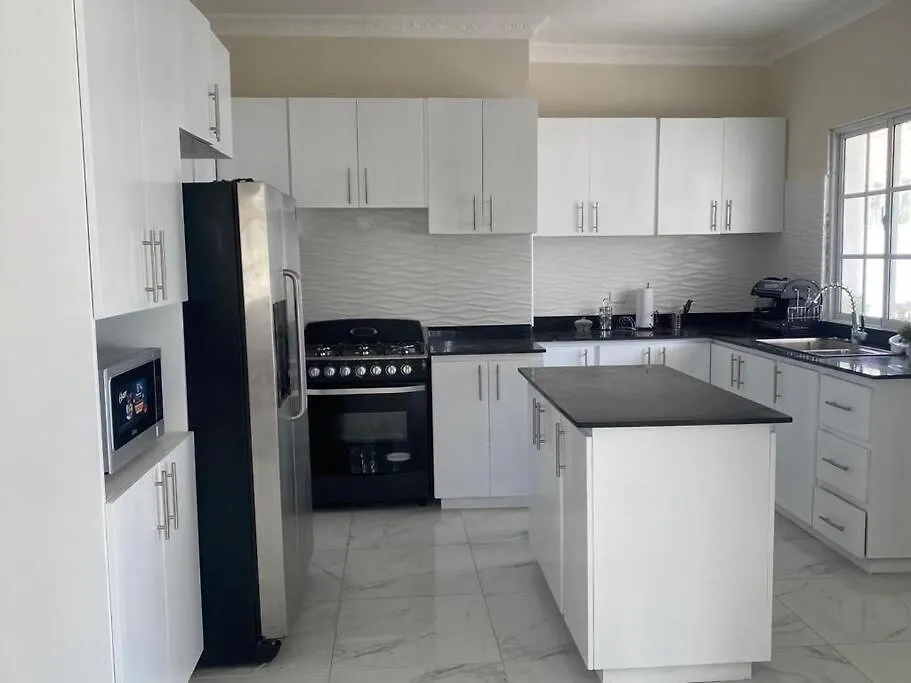 La Urena Villa Familiar Con Piscina Cerca Av Ecologica בית נופש