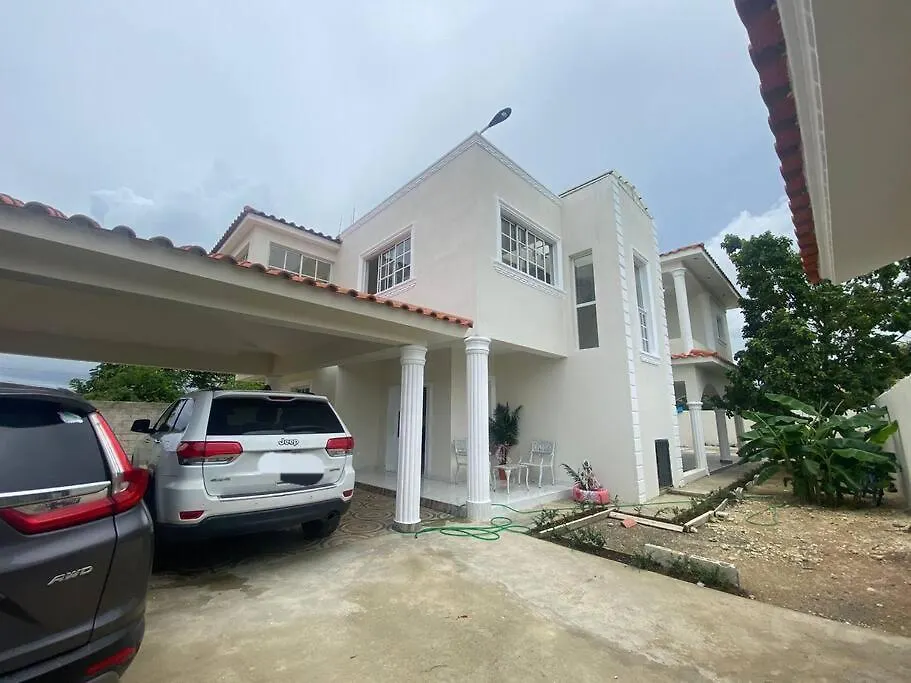 בית נופש La Urena Villa Familiar Con Piscina Cerca Av Ecologica הרפובליקה הדומיניקנית