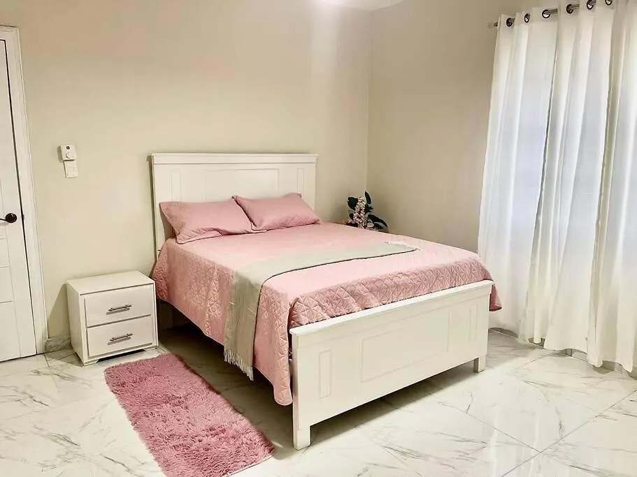 La Urena Villa Familiar Con Piscina Cerca Av Ecologica